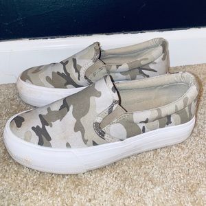 Sneakers women’s camo